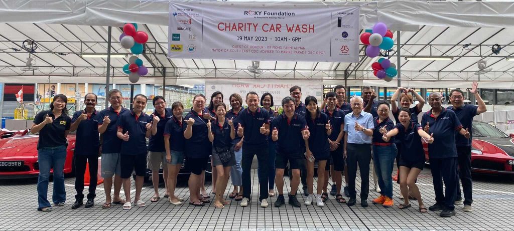 Team Roxy with Mayor Fahmi at Charity Car Wash 2023